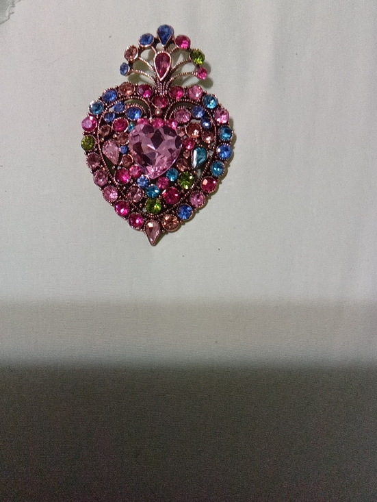 The Unbranded Brand Jewelry - Vintage -style Multicolor Crystal Heart Brooch